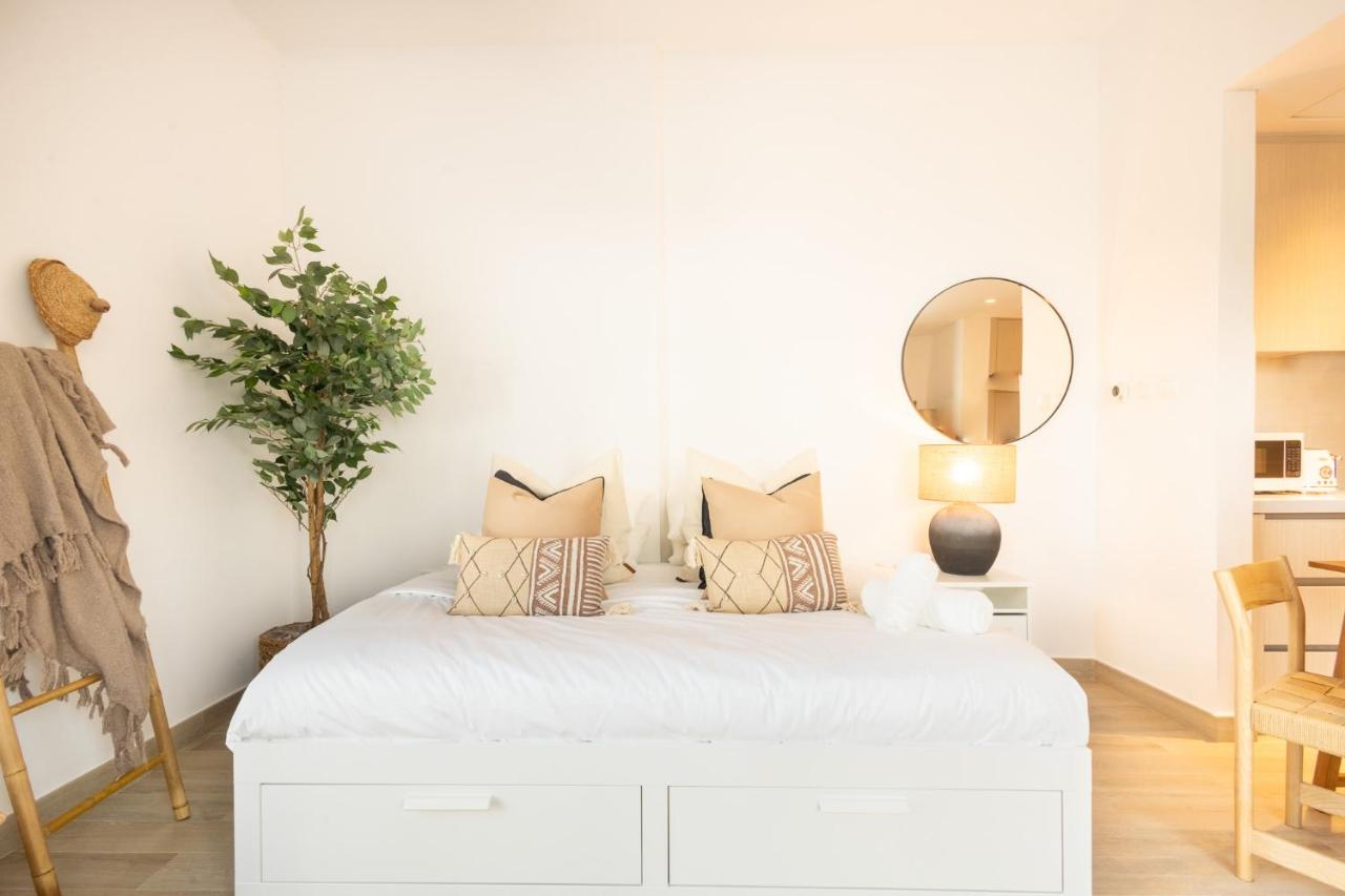 Voyage Waters Edge Studio - 2