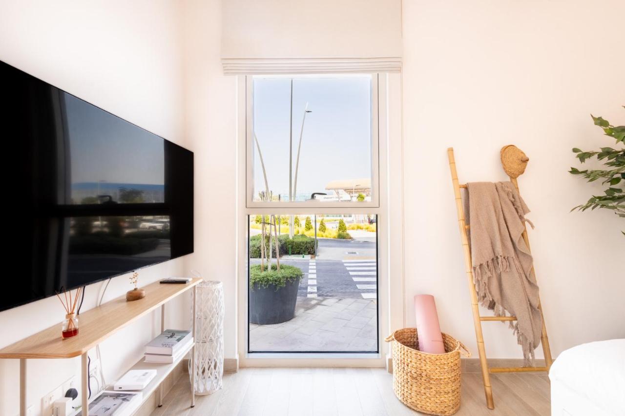 Voyage Waters Edge Studio