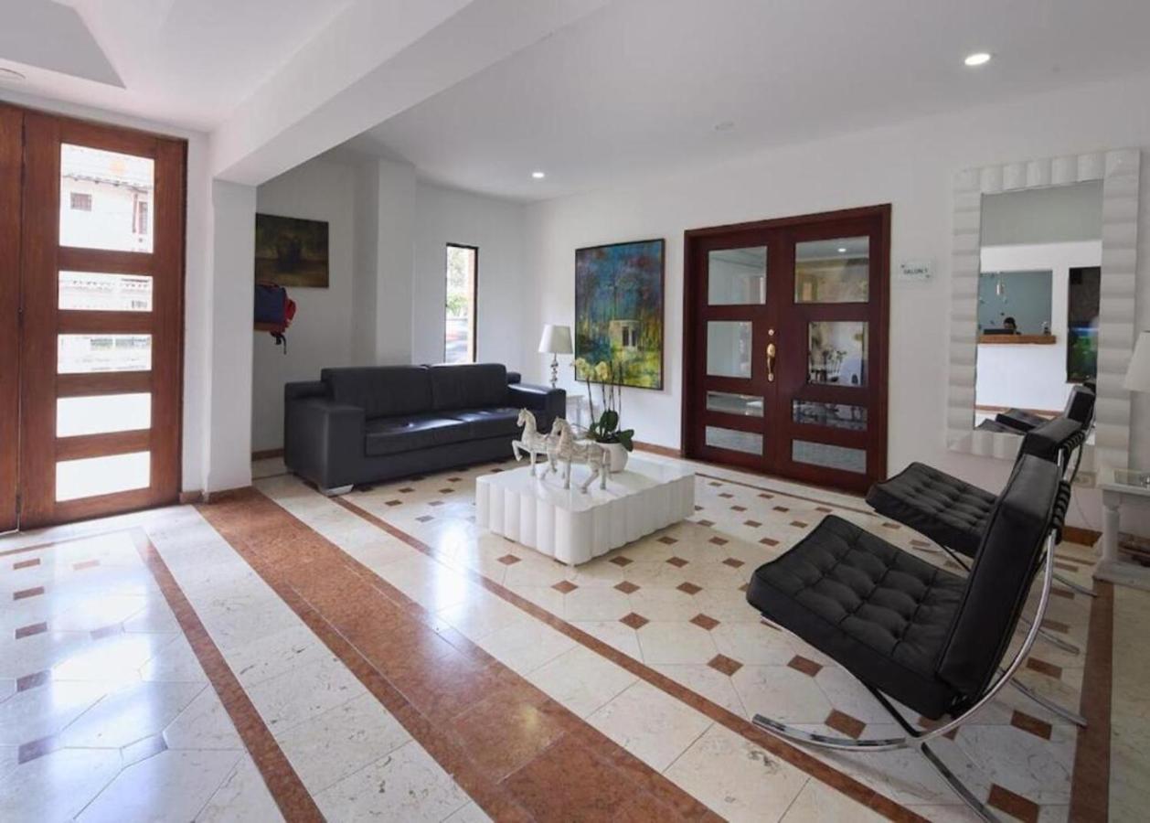 Exclusive Apartment in Bogota 93 Park Area - 4