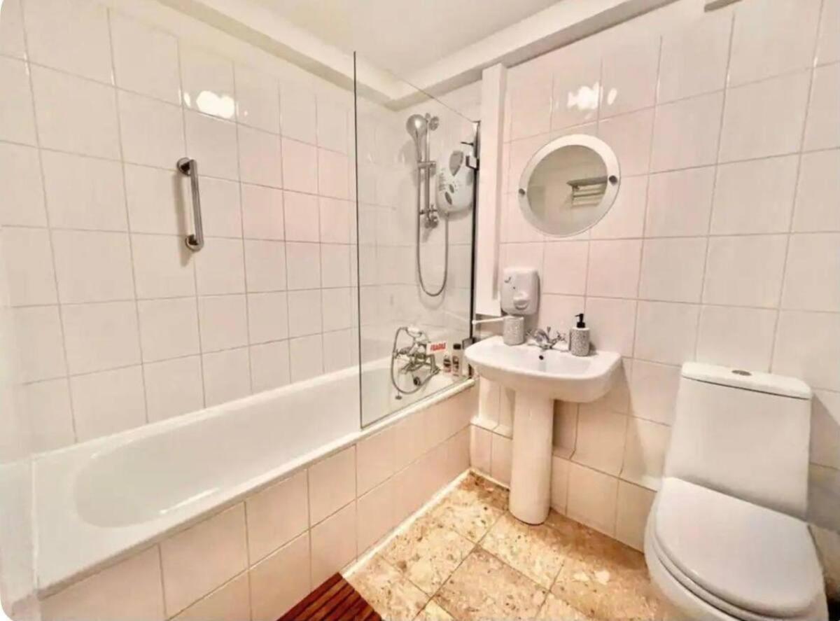 Bright and Quiet 1-bed Apartment in Notting Hill - 4