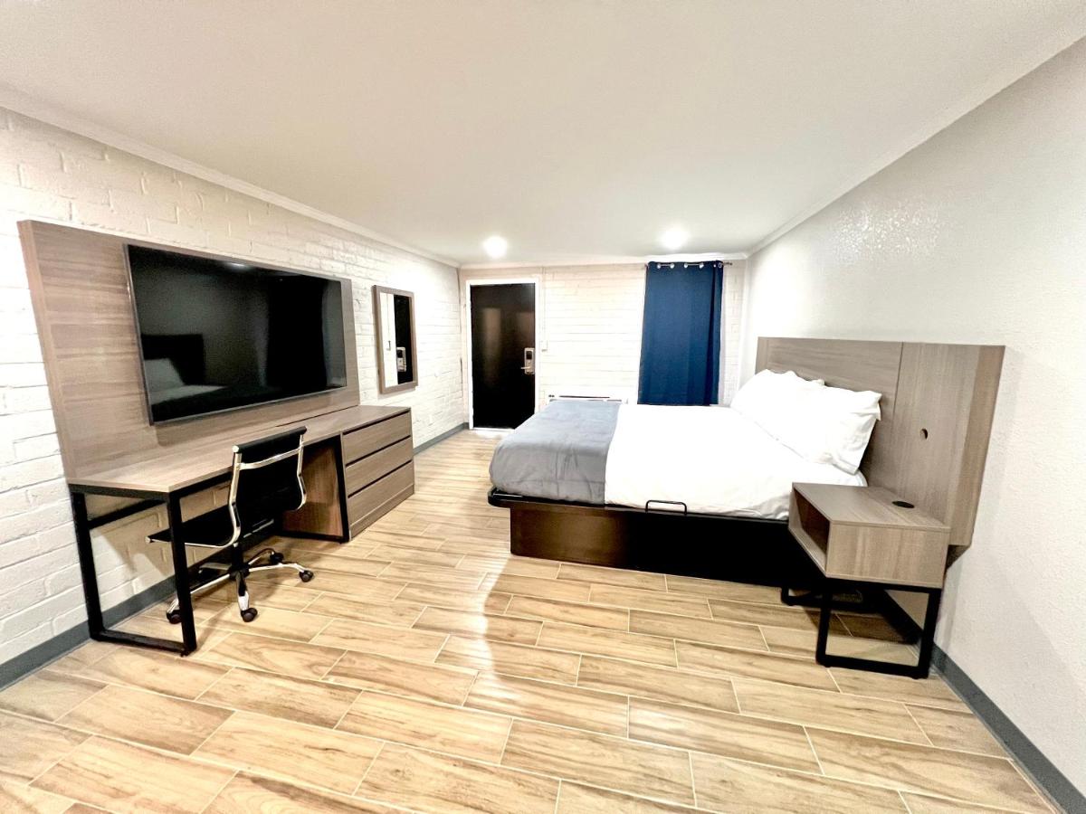 Image: Economy Suites Extended Stay
