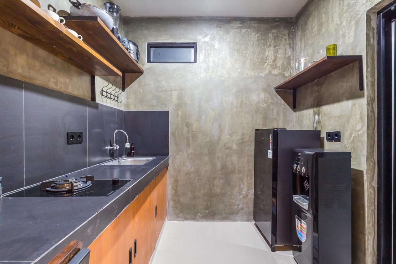 ChinGiack Apartments Canggu Pool and Terrace - 5