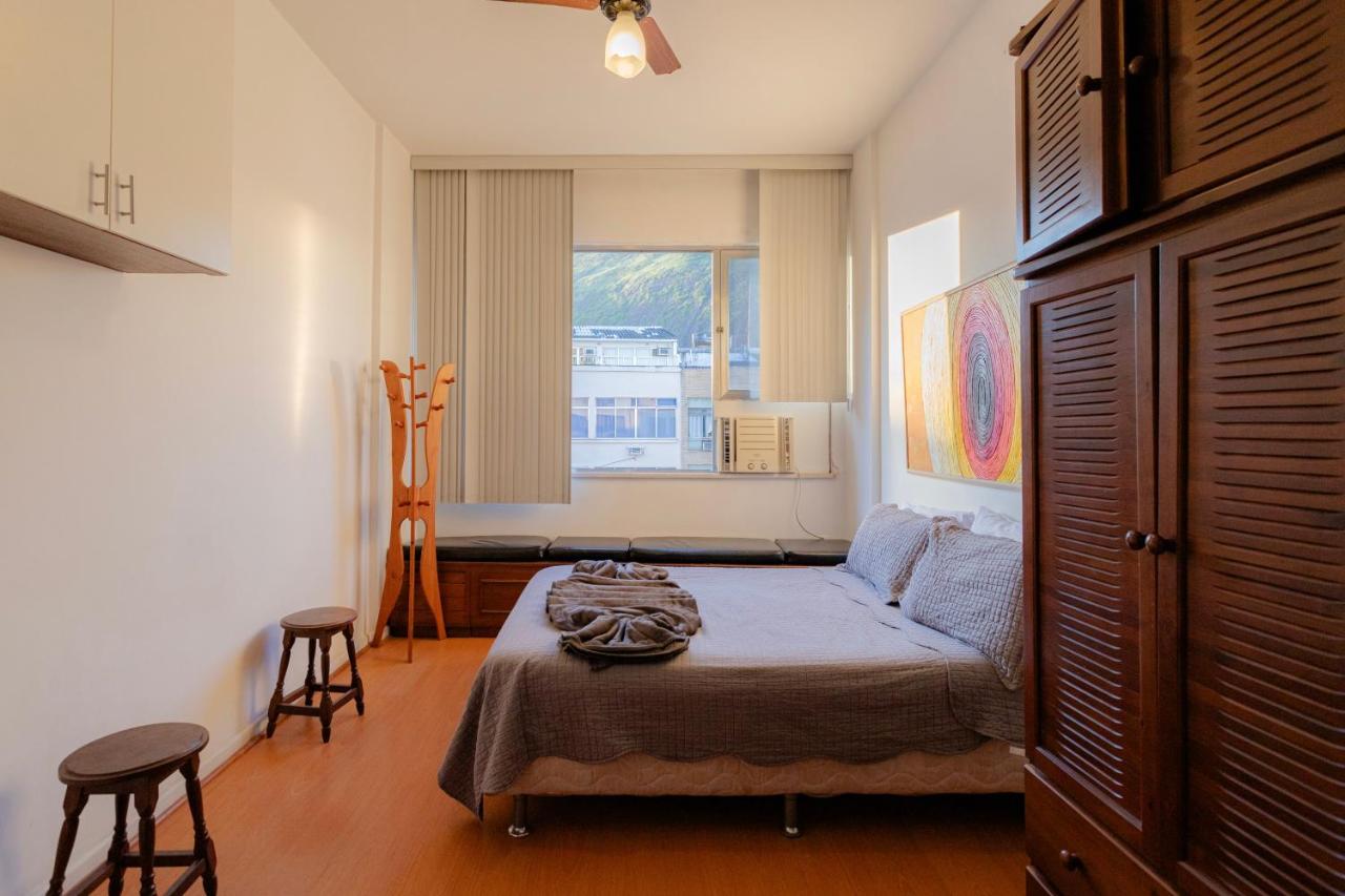 SUH Copacabana 66 Center of Copacabana Beach! - 3