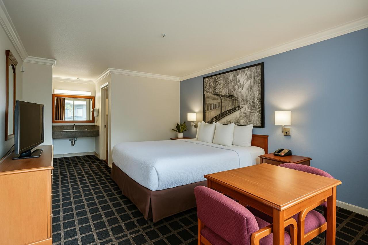 Creekside Inn & Suites — photo 8
