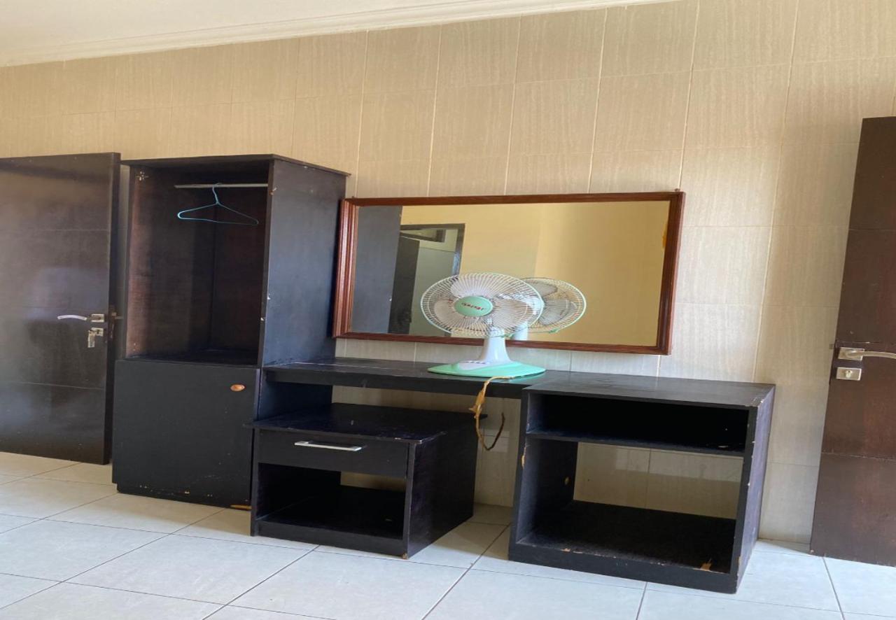 Hotel Near Beach Ayu inn Kuta - 3