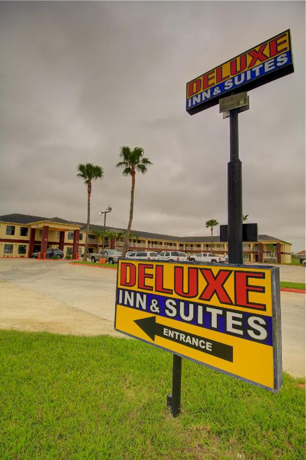 Deluxe Inn & Suites — photo 14