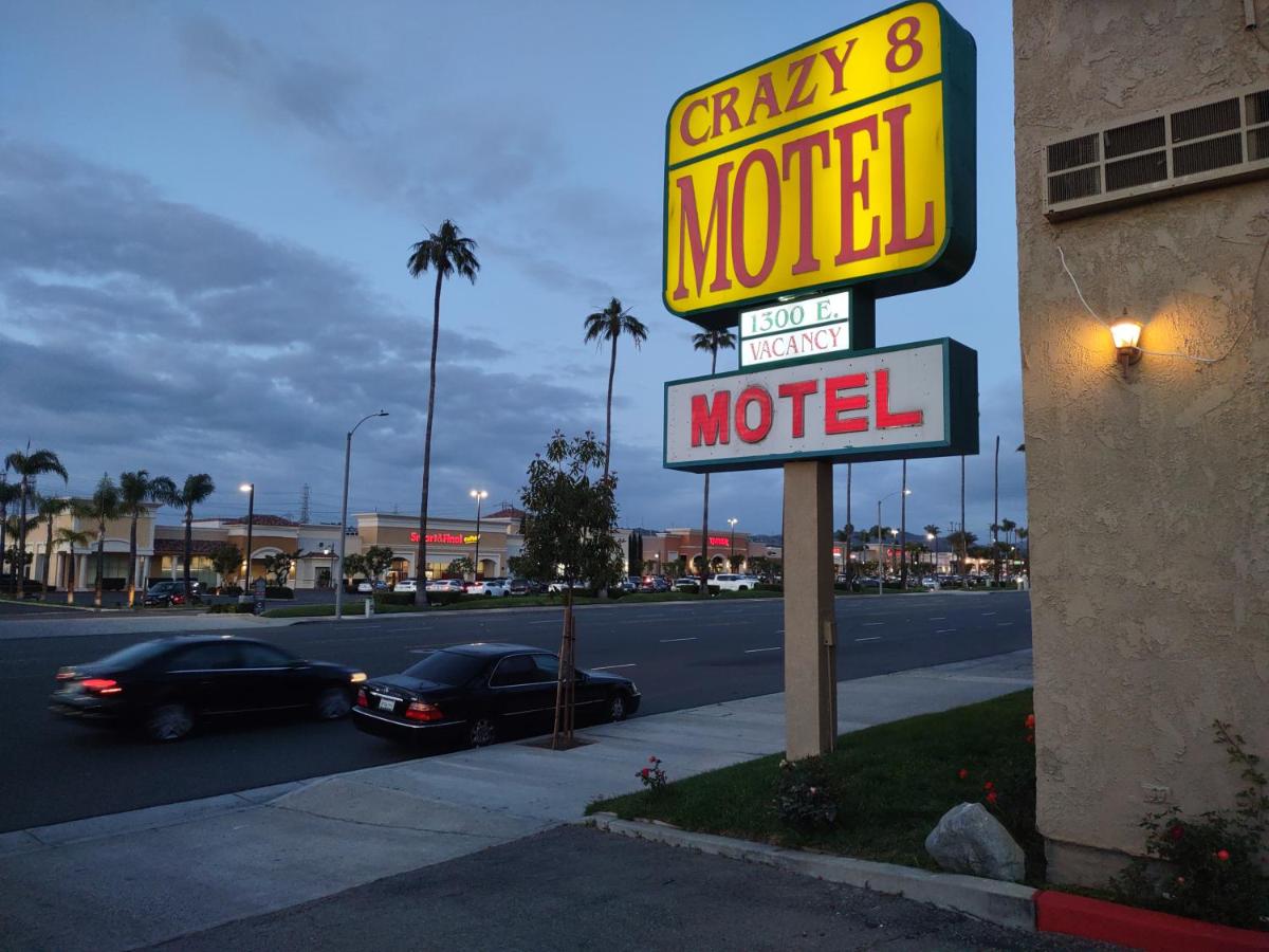 Crazy 8 Motel — photo 2