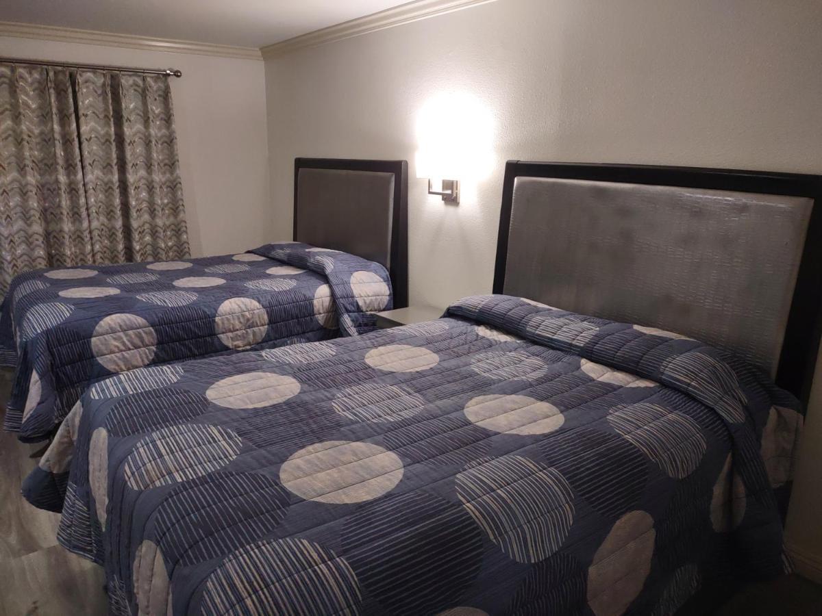 Crazy 8 Motel — photo 11