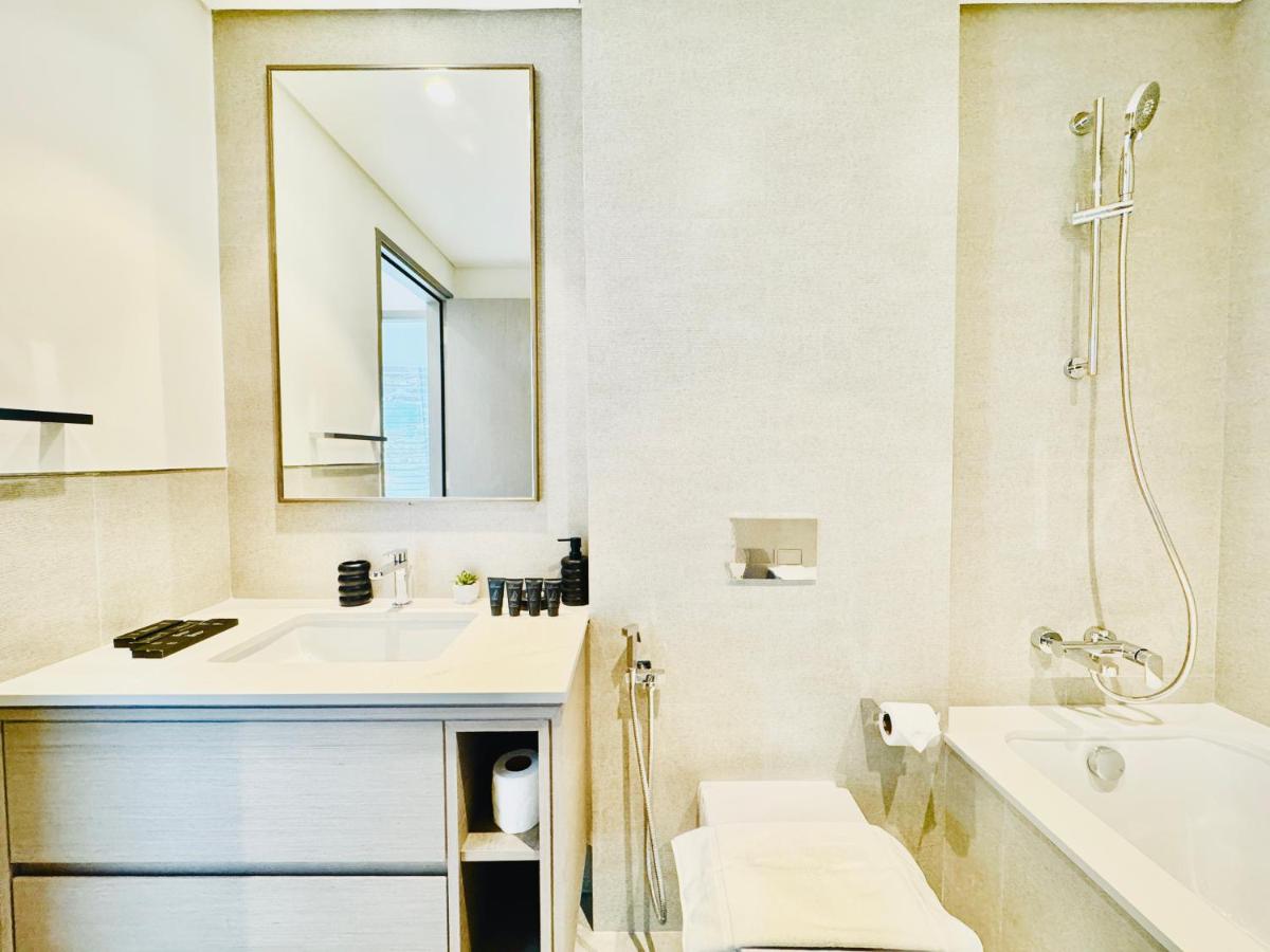 Venduras Homes -Grande Tower, Downtown Dubai, Burj Khalifa & Fountain Views - 3