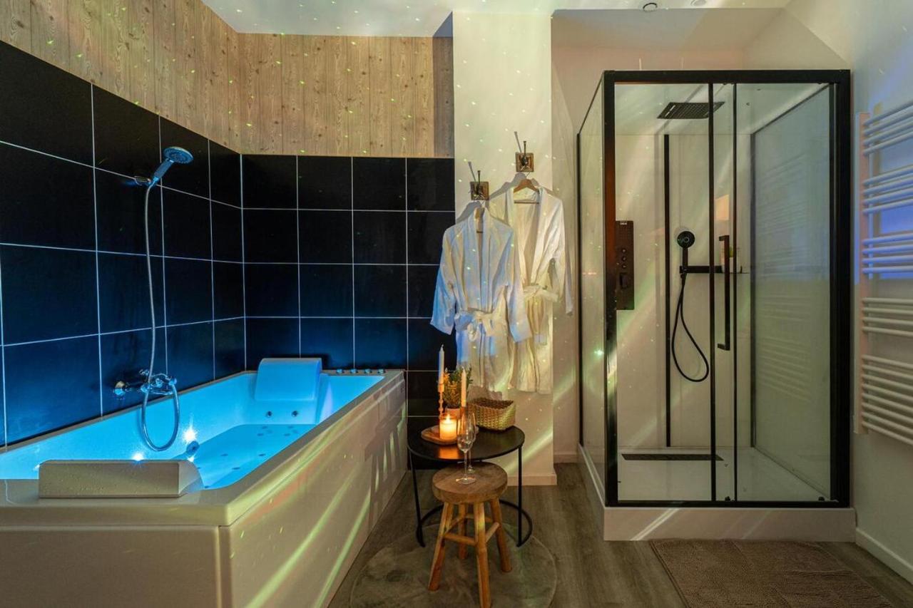 Le Nid Douillet, Center, Jacuzzi, Sensory Shower - 3