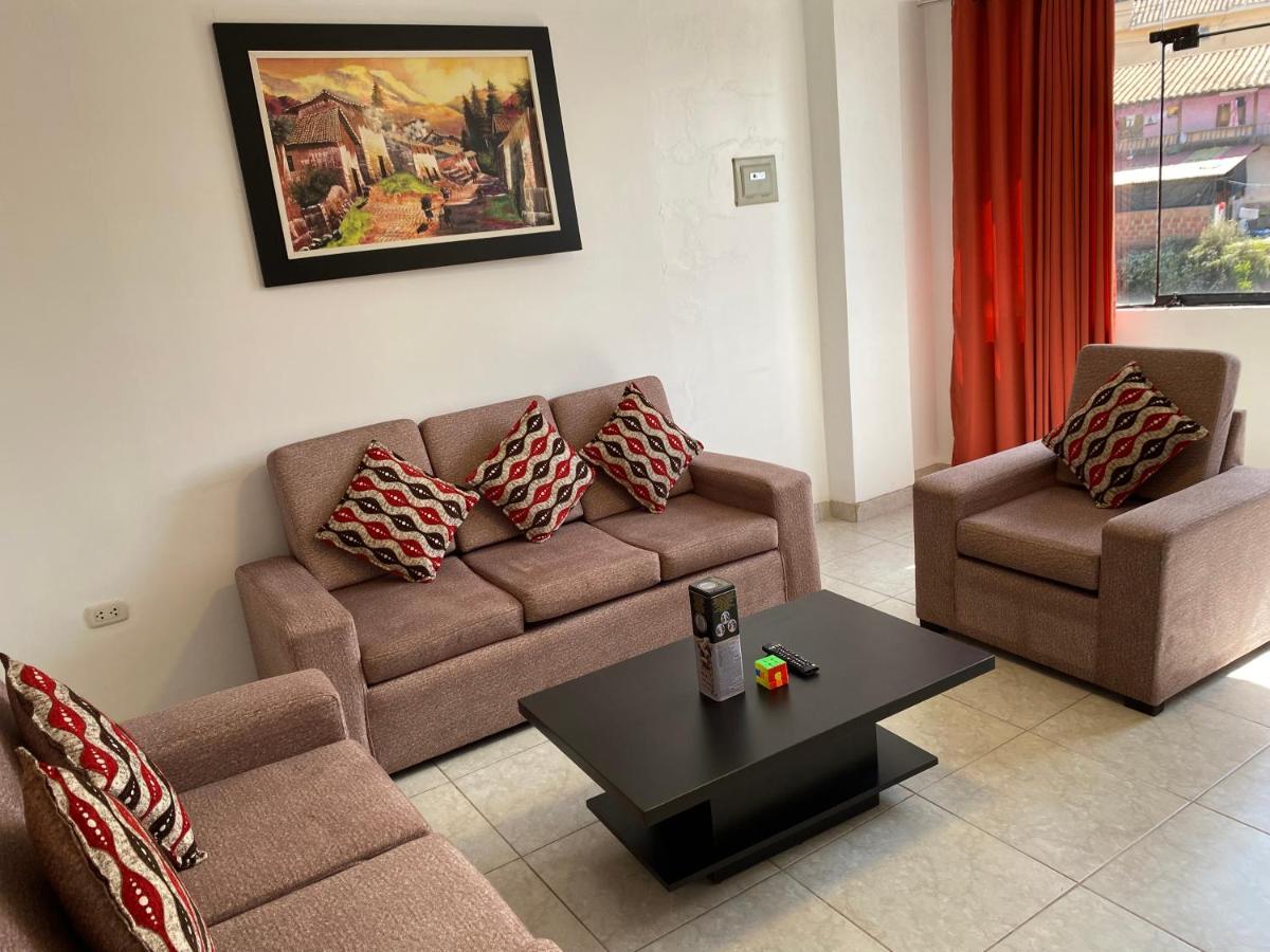 Adriano's Deluxe Apartments 3 - 4