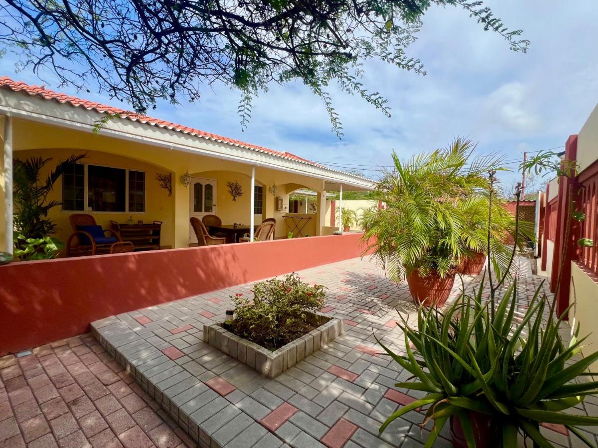 Bubali Gardens - Eagle Beach's Oasis - 3