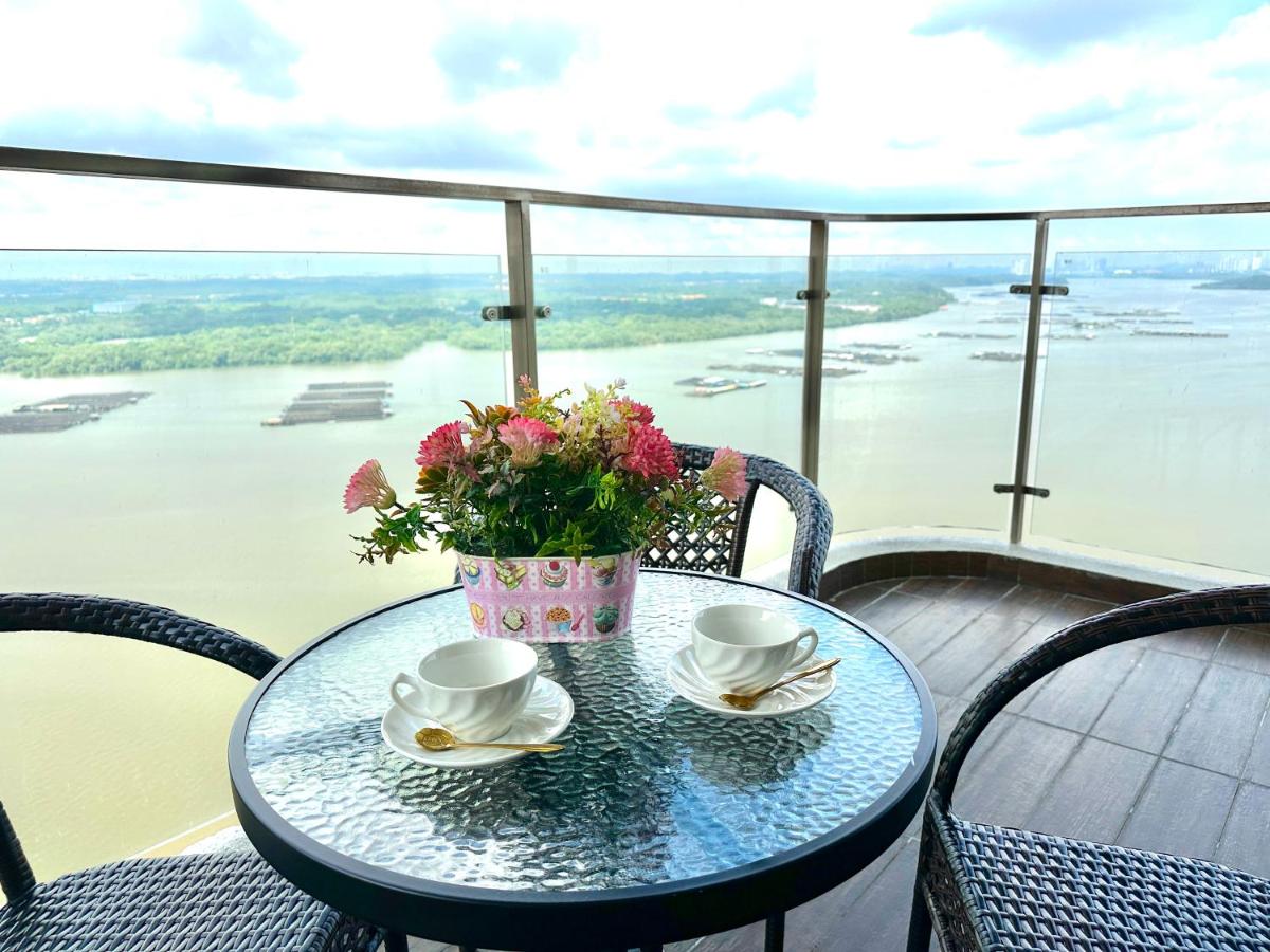 Astonishing Ocean View 4 Bedroom Huge Balcony 2 Car Park - 2