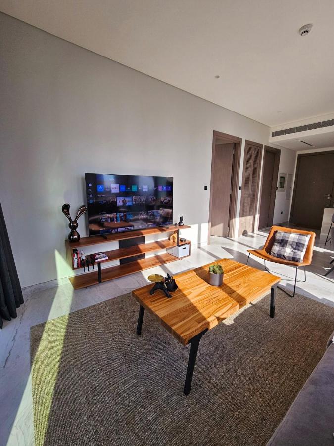 Luxury Fully Furnished One Bedroom - 2