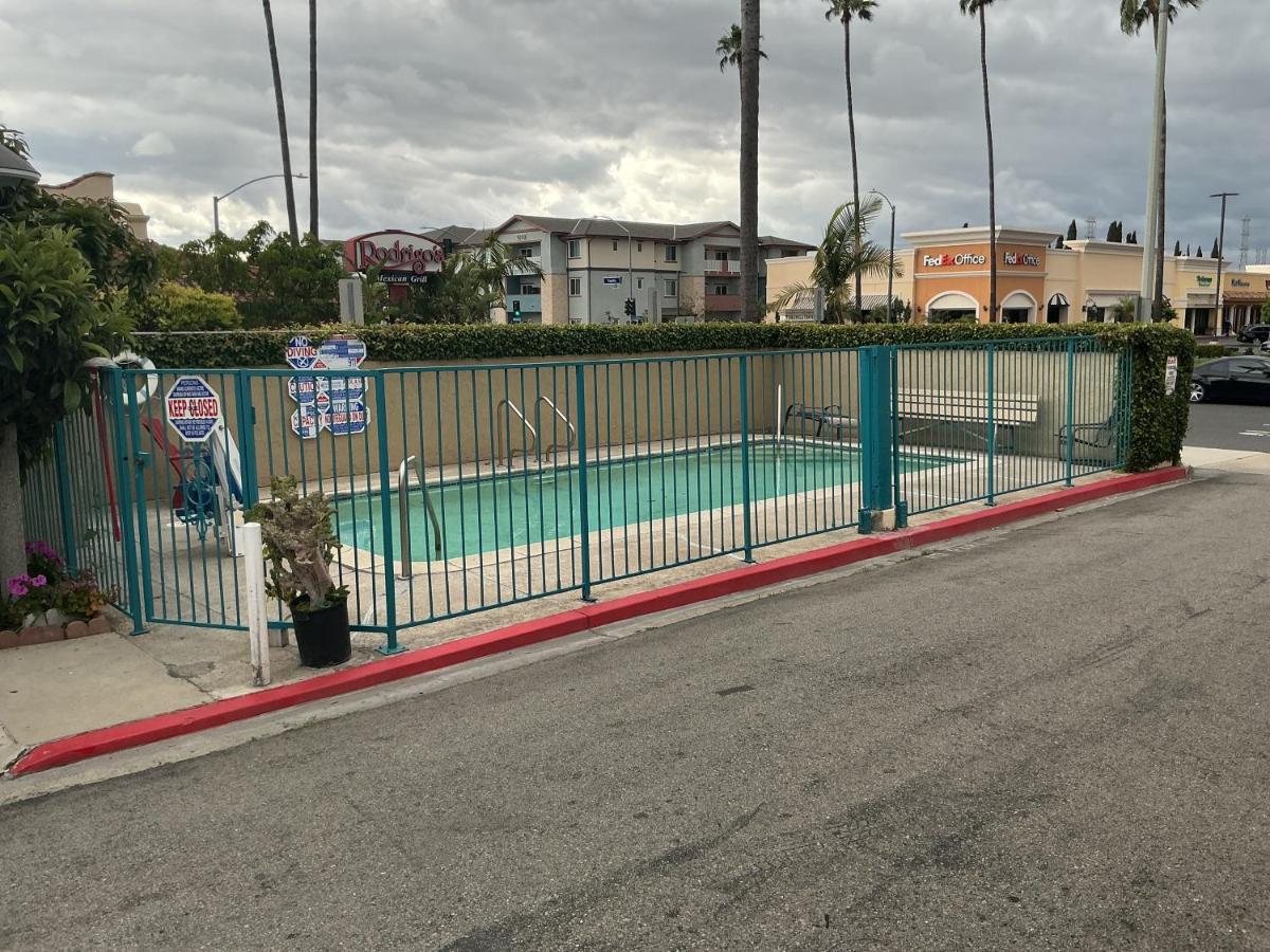 Crazy 8 Motel — photo 17