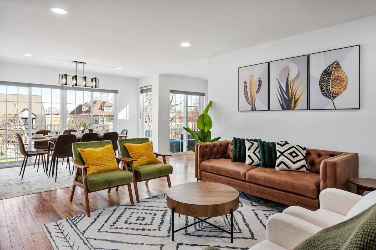 NYC 20min, Sleeps 10, Free Parking, Patio