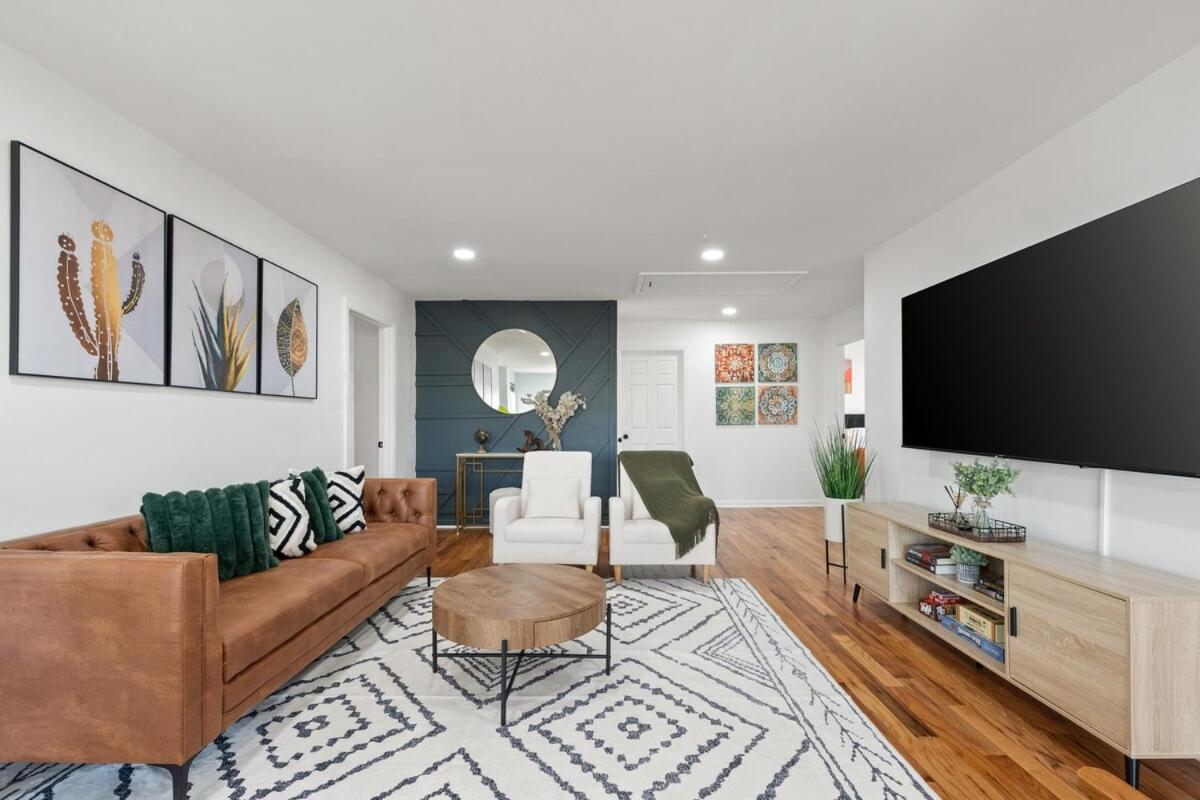 NYC 20min, Sleeps 10, Free Parking, Patio - 5