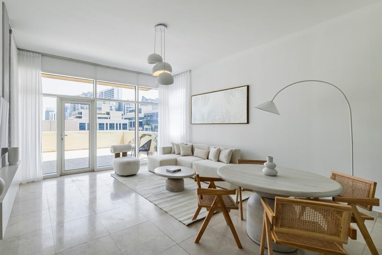 1BR plus Extra Bedroom Bay Square B7, City View