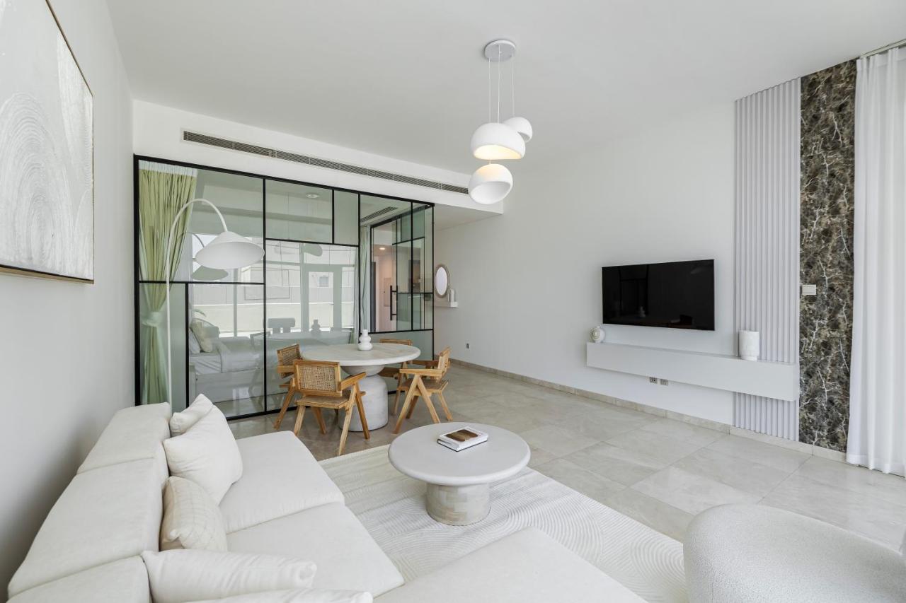 1BR plus Extra Bedroom Bay Square B7, City View - 2