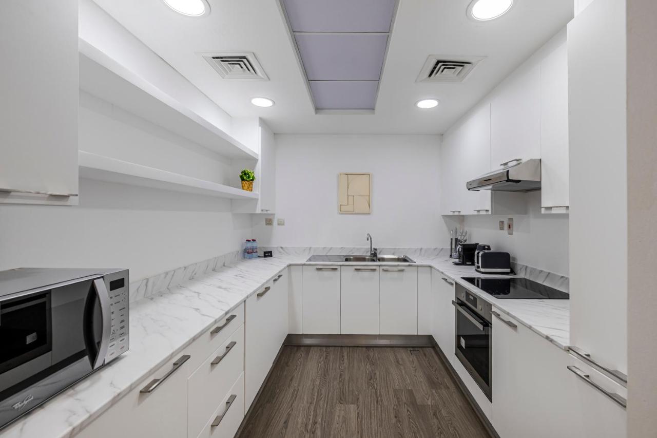 1BR plus Extra Bedroom Bay Square B7, City View - 5