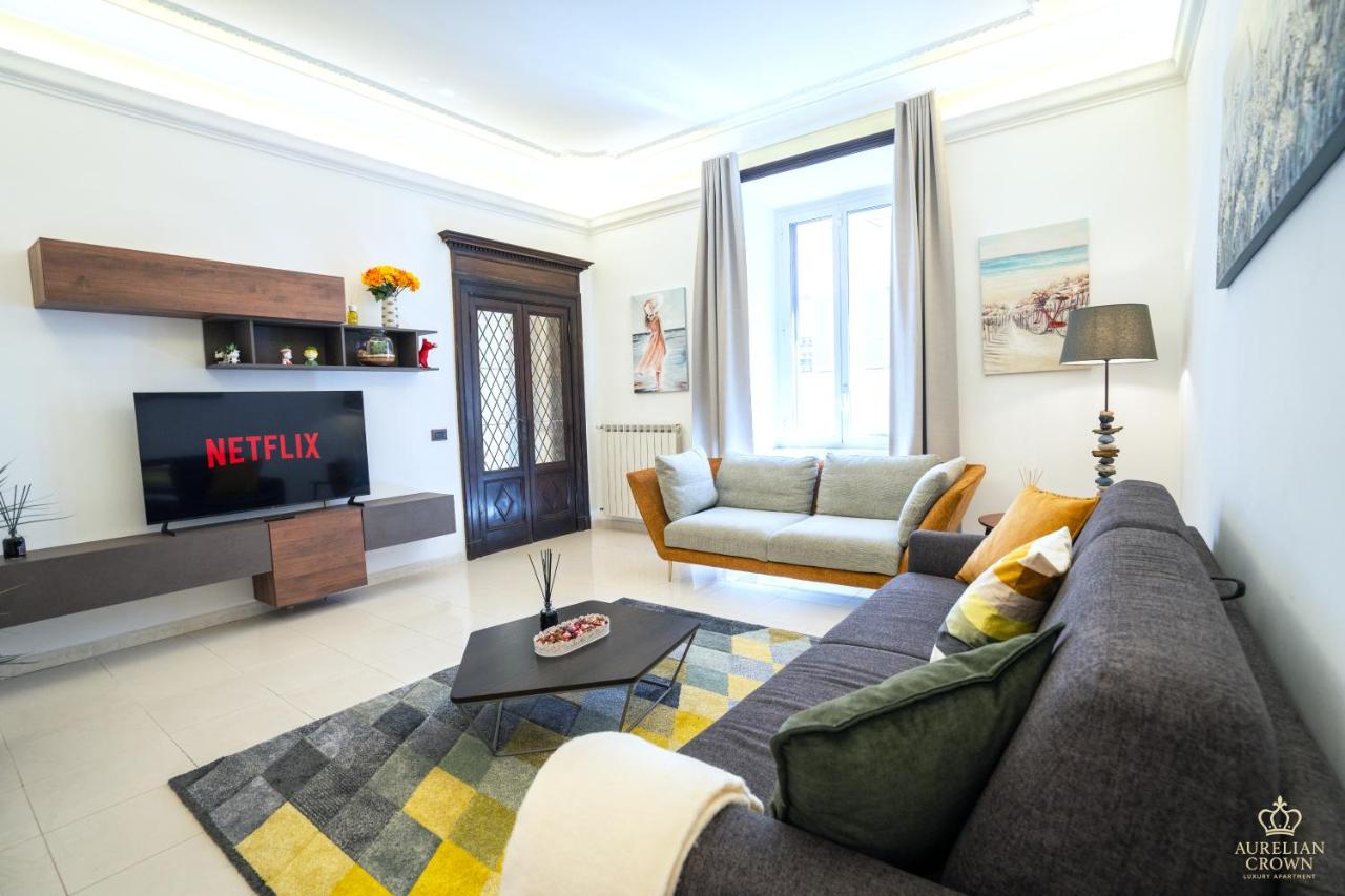 Aurelian Crown Central Rome - 5