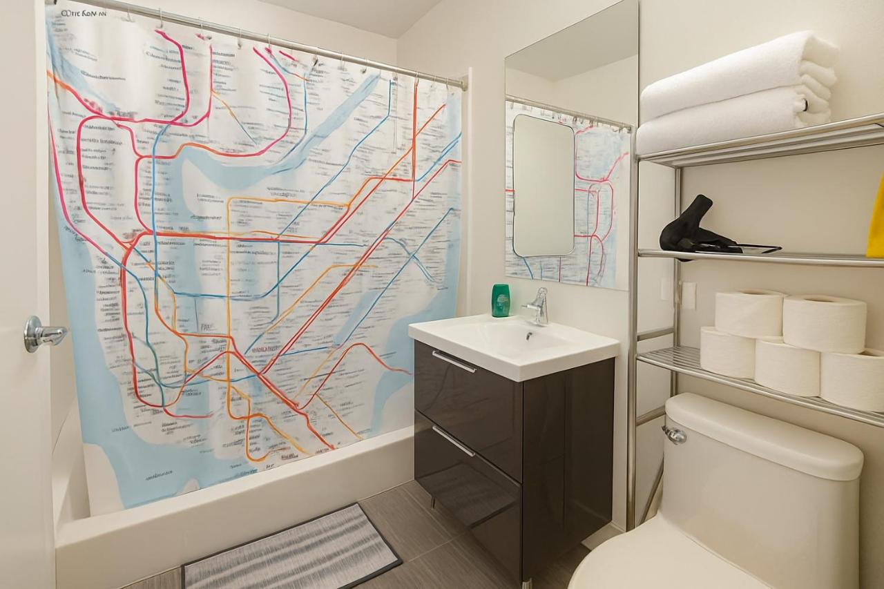 Modern Studio with Private Bathroom and Kitchen - 3