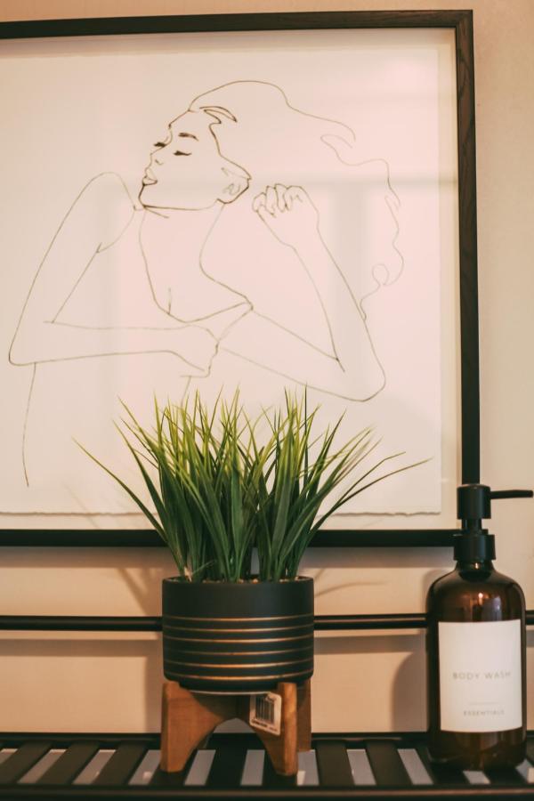 Belmont and Broadway Great for Groups - 5