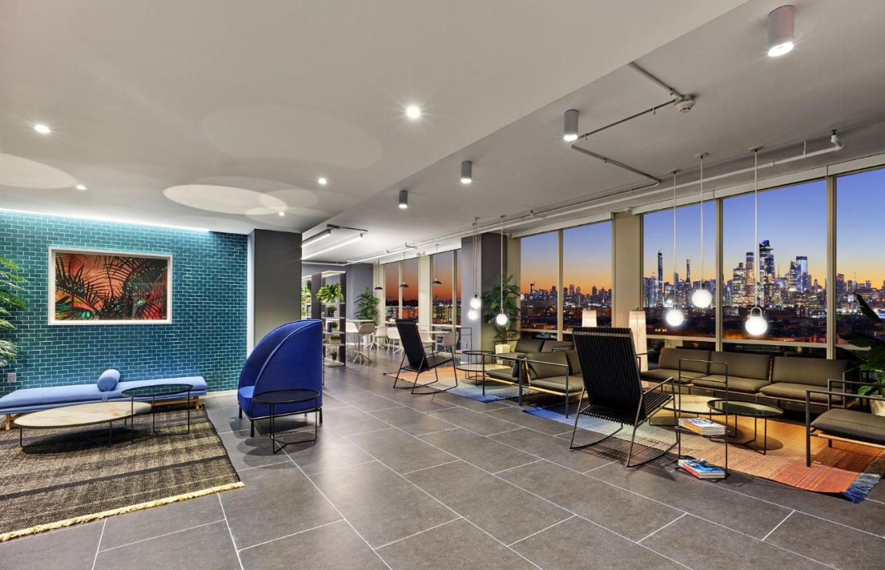 Exclusive 1BR Apt with NYC View - 5