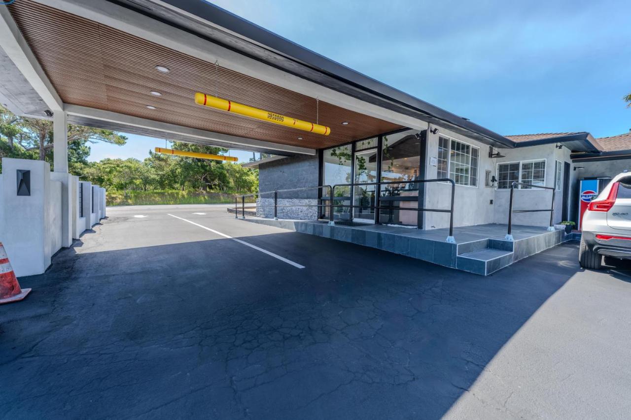 Monterey Surf Inn — photo 18
