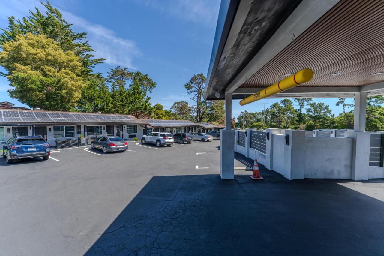 Monterey Surf Inn — photo 7