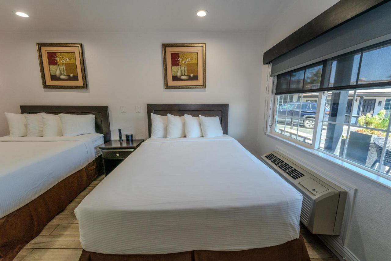 Monterey Surf Inn — photo 8
