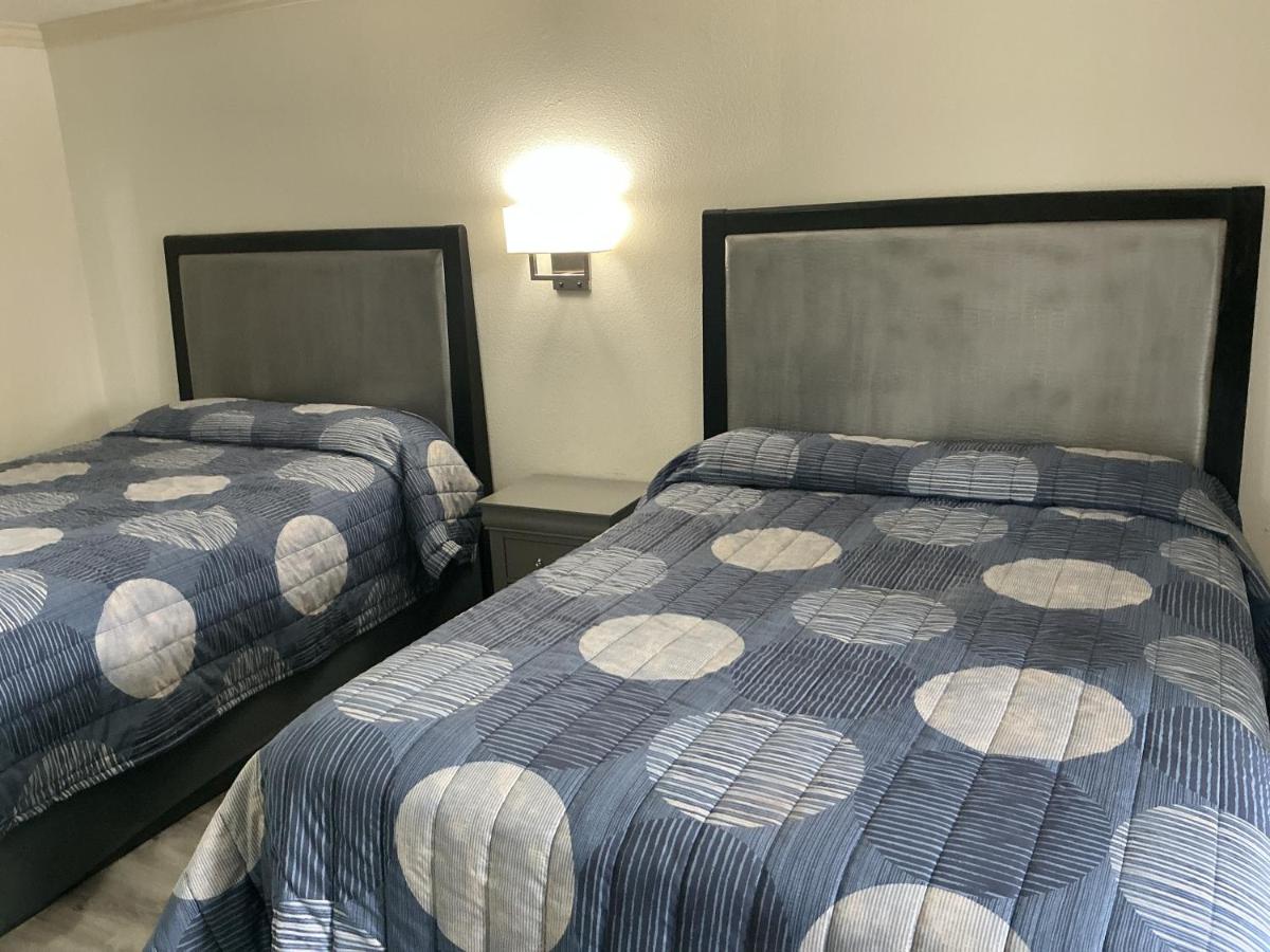 Crazy 8 Motel — photo 6