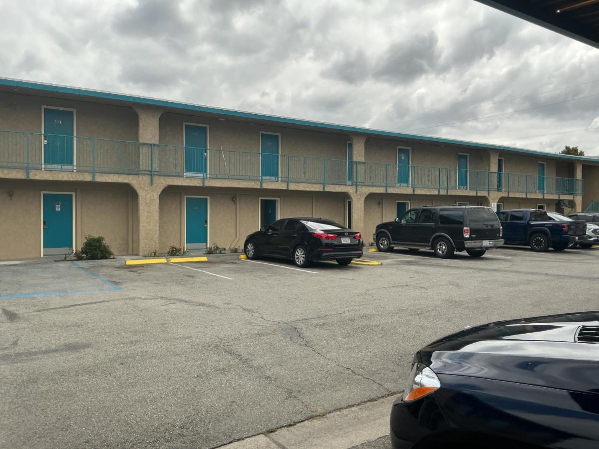 Crazy 8 Motel — photo 18
