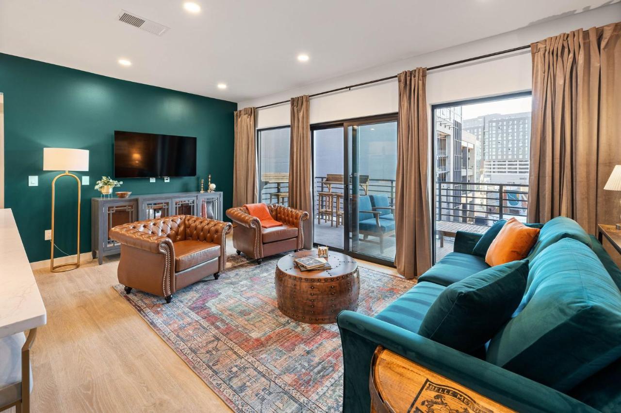 The Speakeasy Walk to Broadway Parking Pool - 5