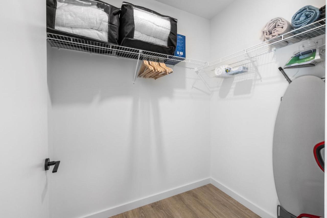 Honky Tonk Hideaway, Walk to Broadway, Pool, Gym and Parking - 4