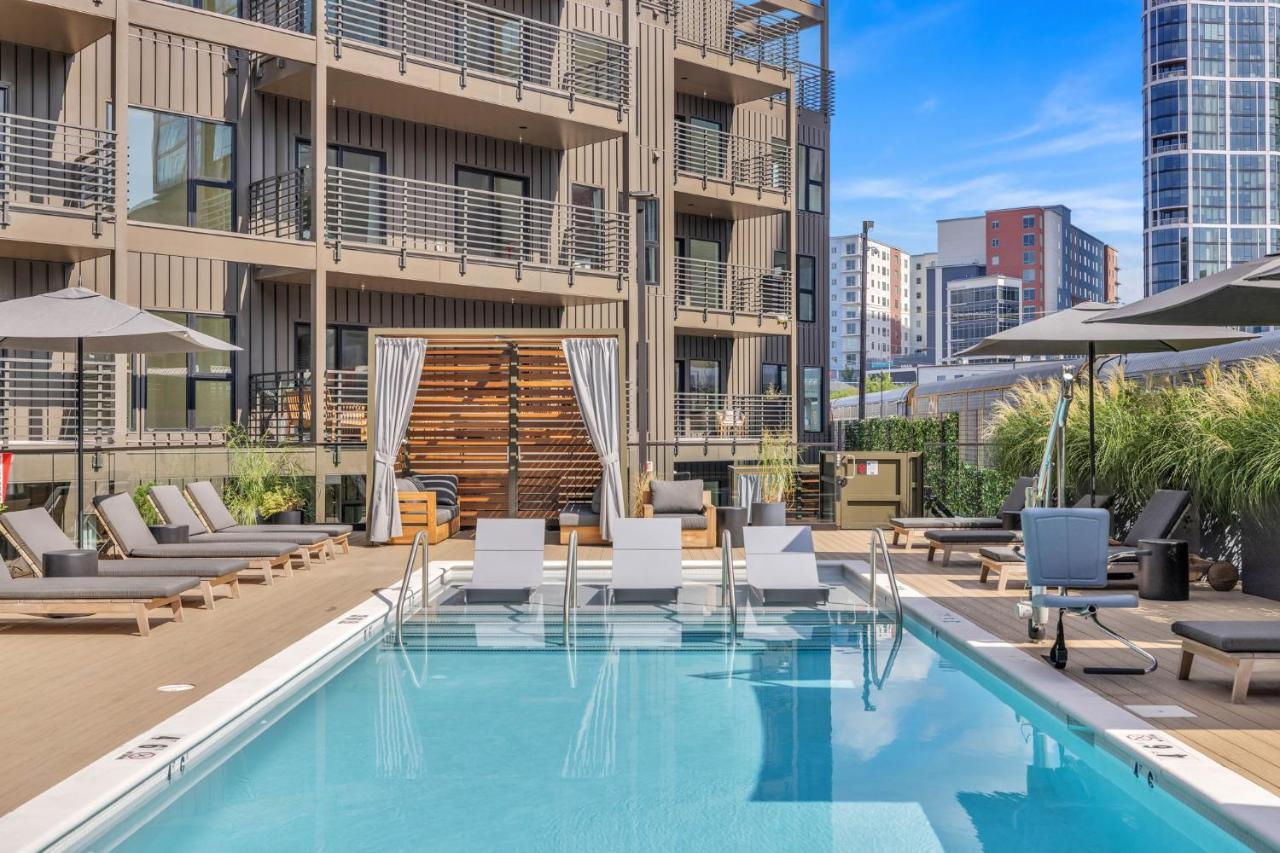 Beverly Nash in Music City Walk to Broadway - 4