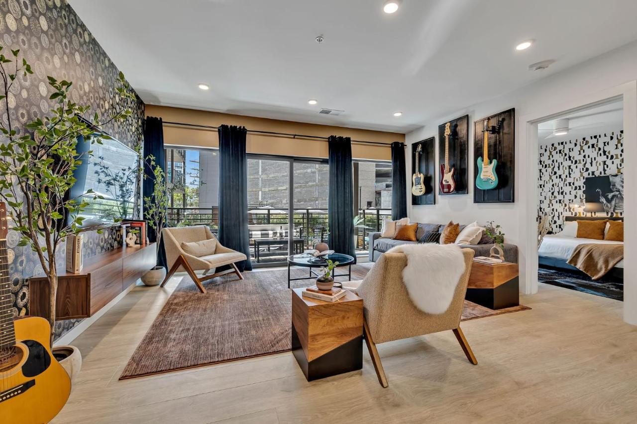 The Gibson in Music City Walk to Broadway