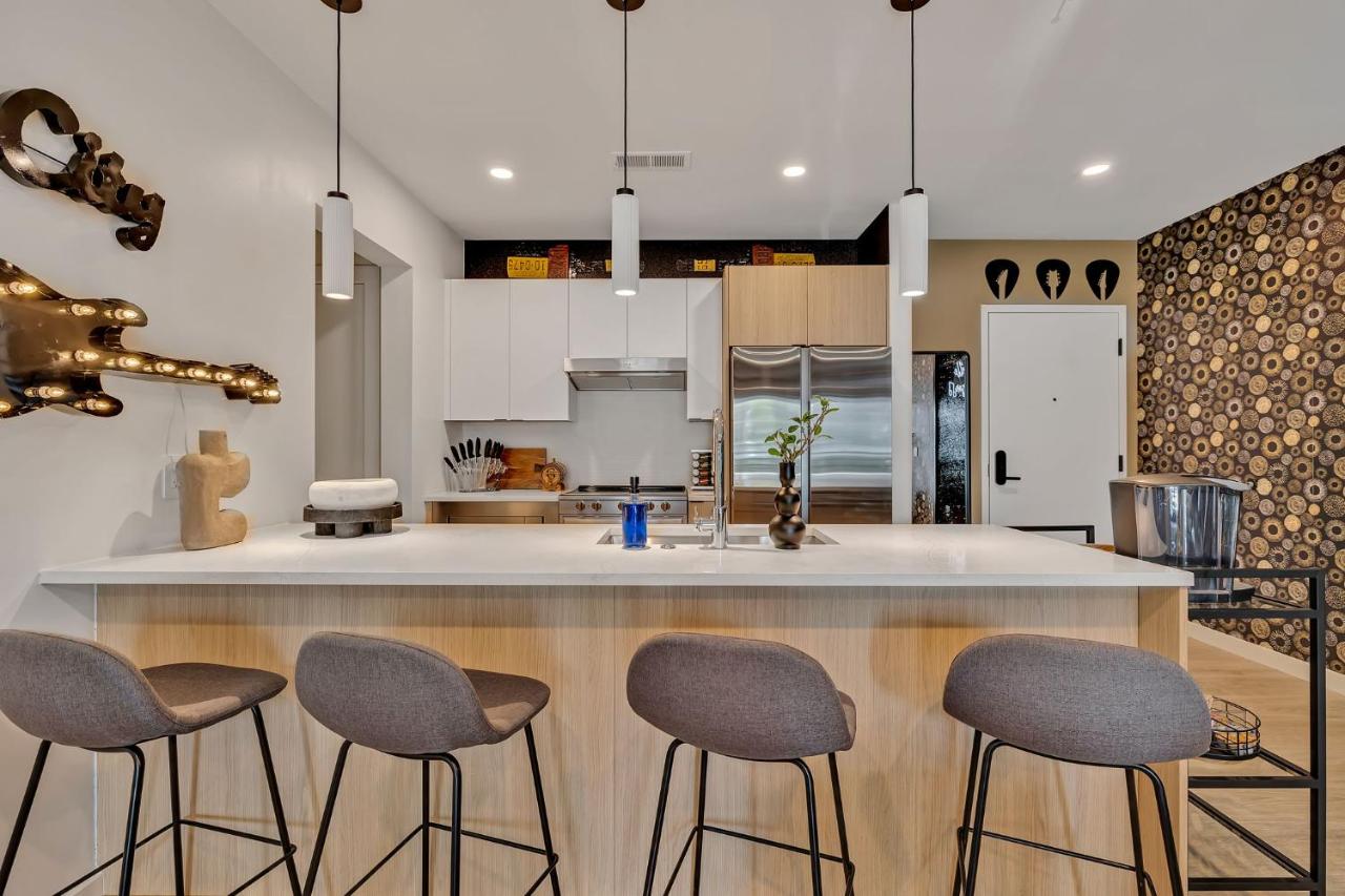 The Gibson in Music City Walk to Broadway - 3