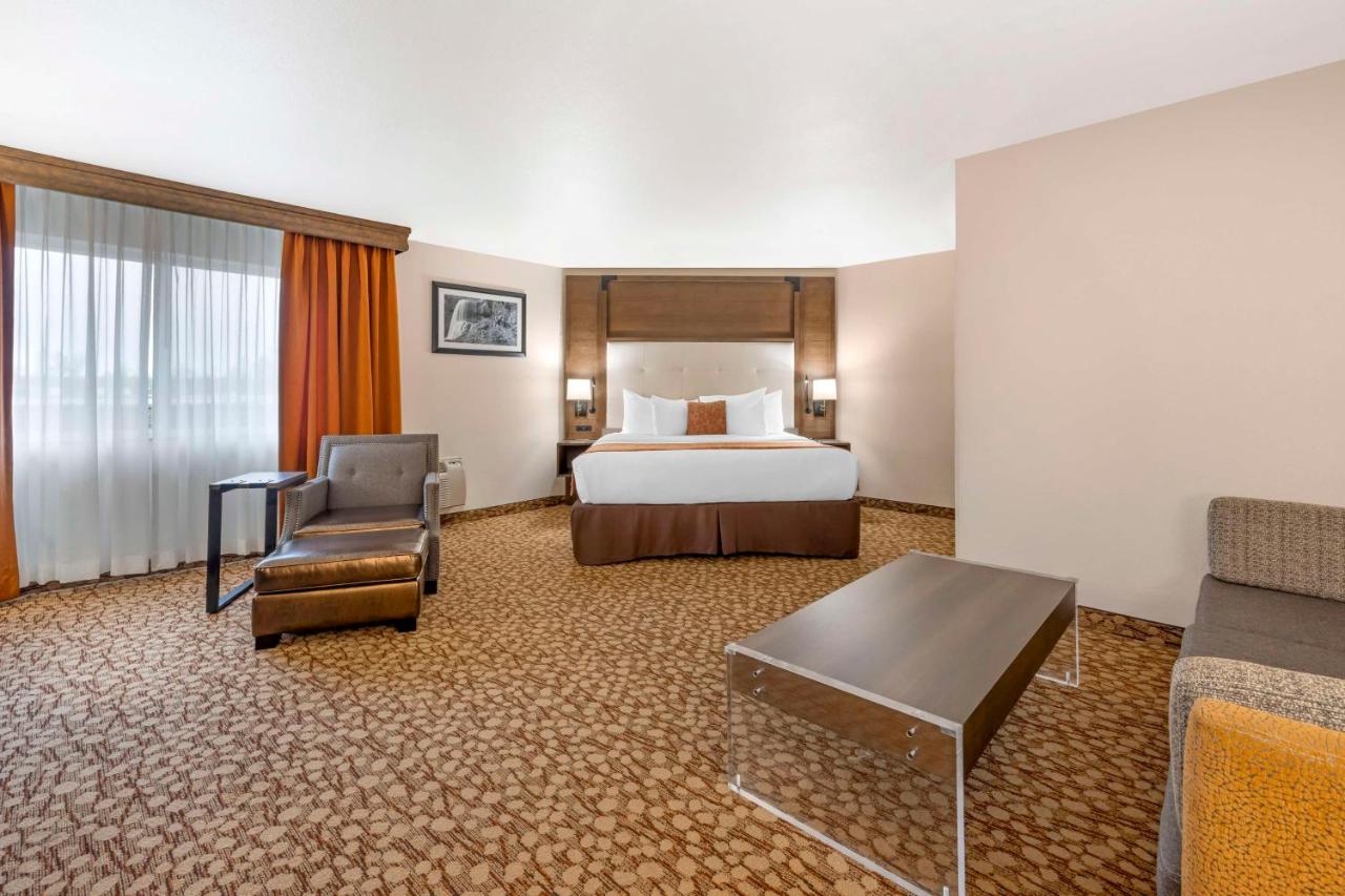 Image: Best Western Plus Mill Creek Inn