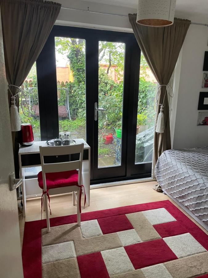 Charming Bedroom with Garden - 2