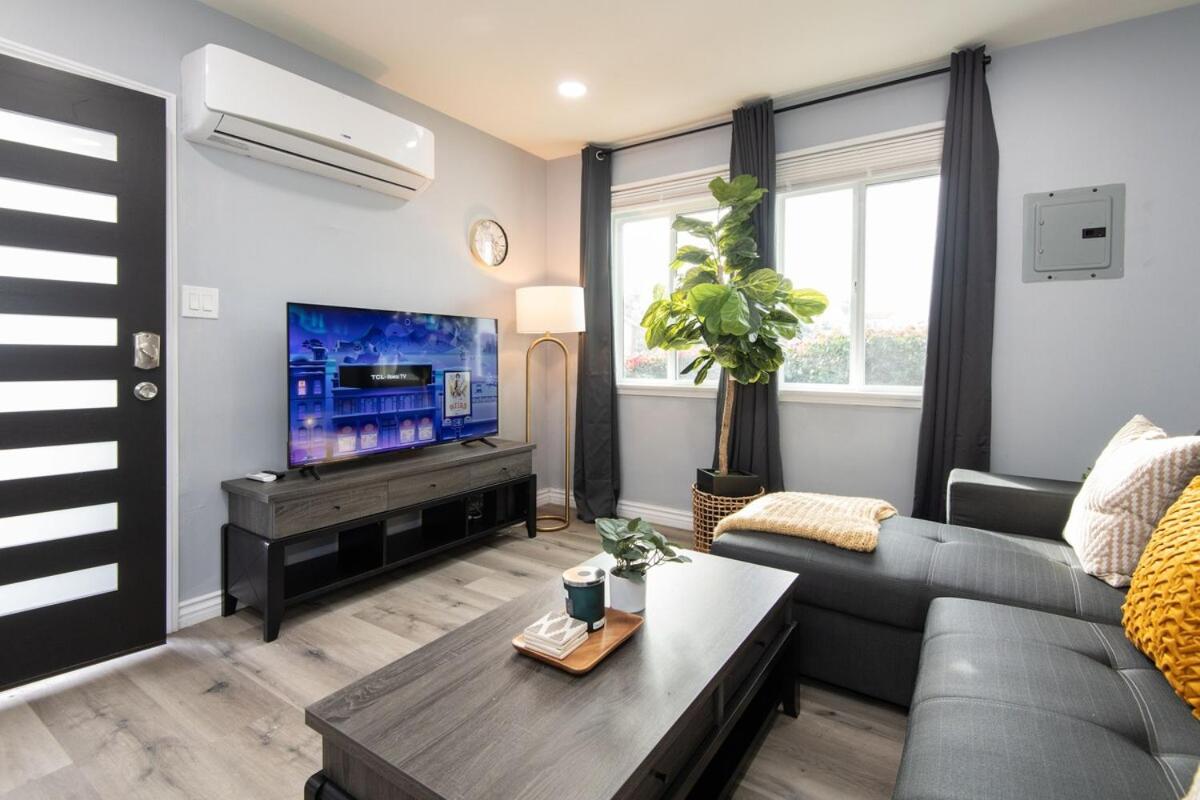 Spacious 3 Bedroom 2 Bathroom Apartment with Free Onsite Parking - 5