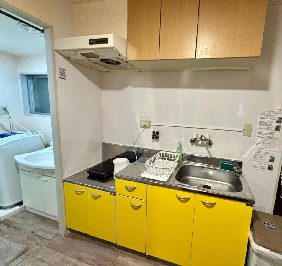 Two bed rooms with three large beds close to Shinsaibashi, - 5