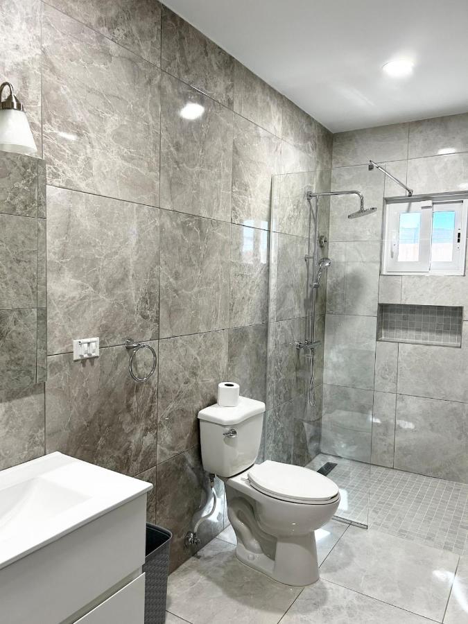 Caribbean Breeze- 4 Bedroom- 4 ensuite bathrooms - 2