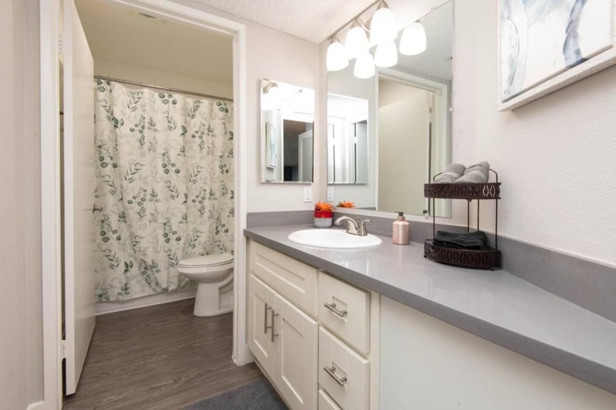 Snazzy 2 Bedroom Pad with Rooftop Pool and Hollywood Sign View - 3