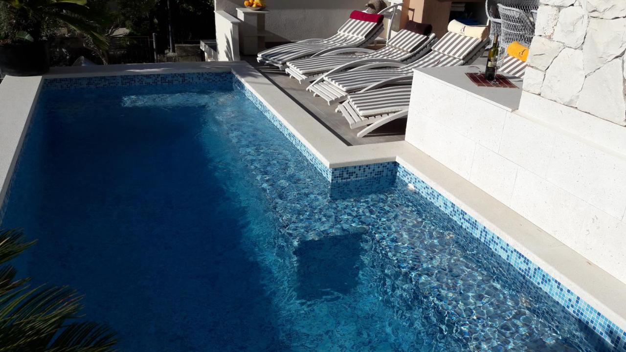 Heated swimming pool: Apartments Villa A - Heating Pool