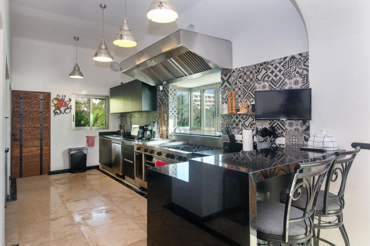 CASCADAS,stylish family villa poolside steps from beach - 5