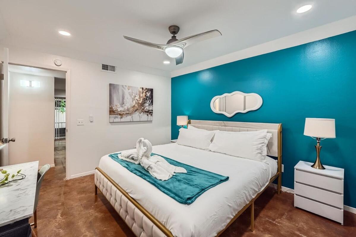 Your Stylish King Suite Getaway - Sleeps 4 - Pool, Prkg - 2