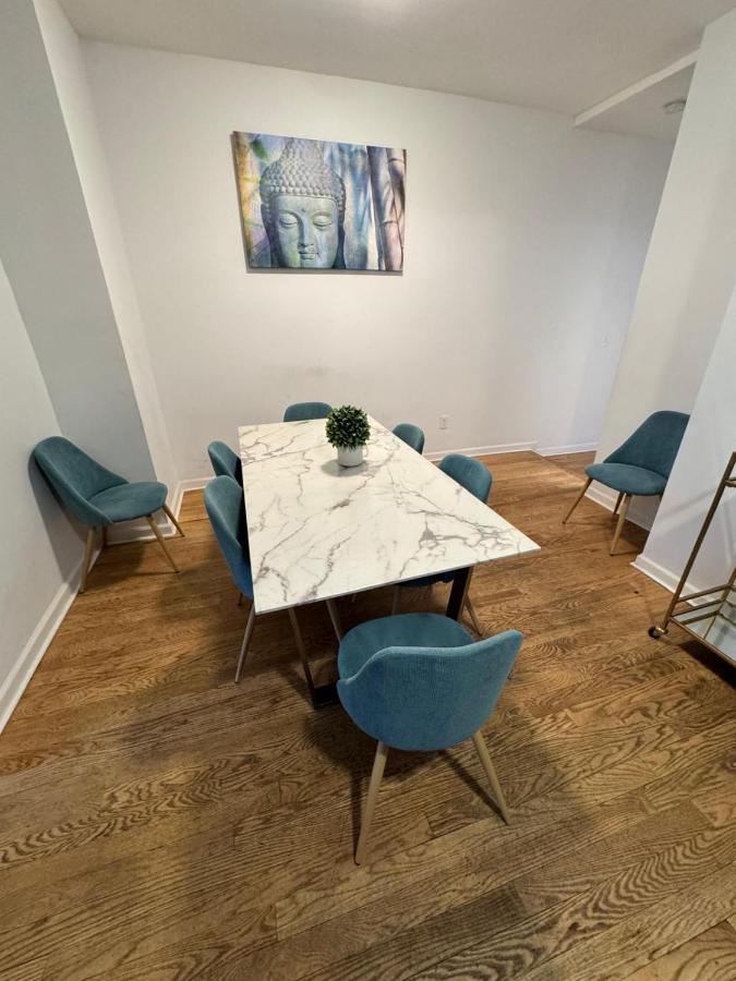 4 ROOMS FAMILY HOUSE WITH BACKYARD, LAUNDRY AND PARKINg - 4