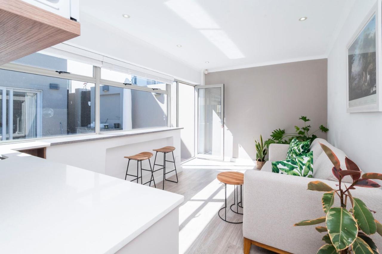 Modern & secure flatlet on shared property - 5