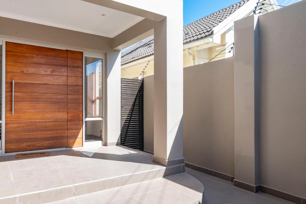 Modern & secure flatlet on shared property - 2